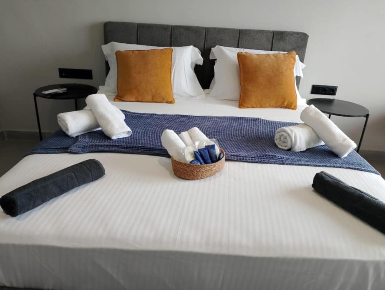 Hotel Andreas Ipsos Bagian luar foto